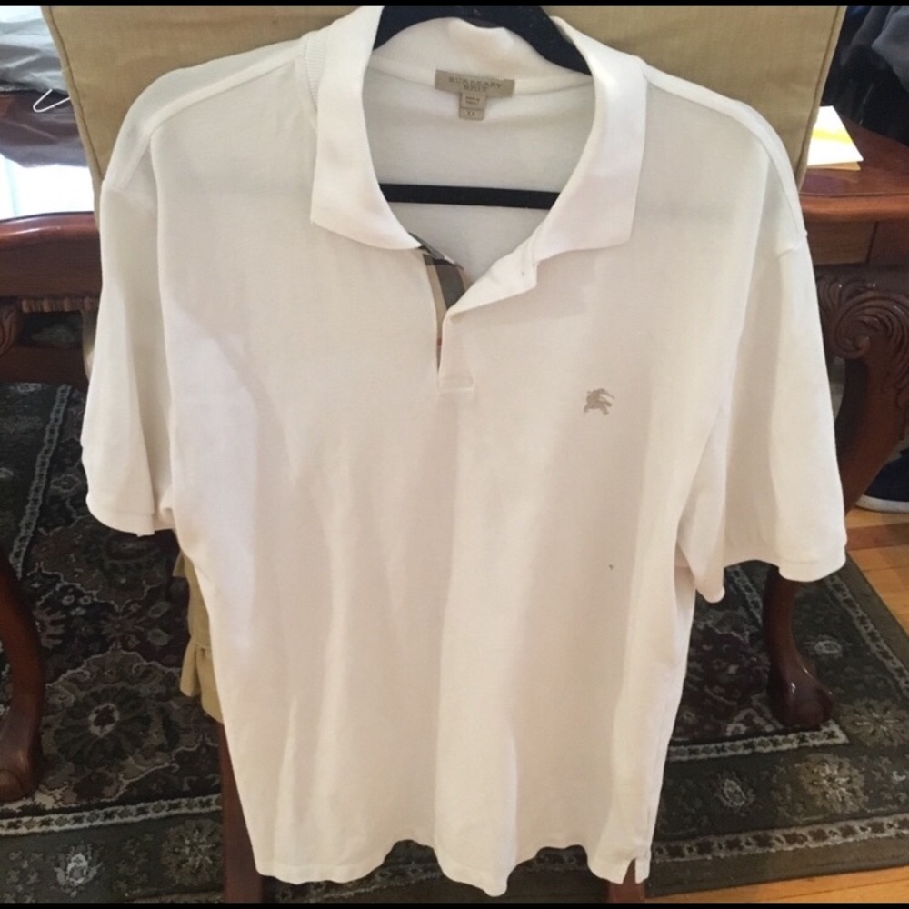 WHITE BURBERRY POLO.